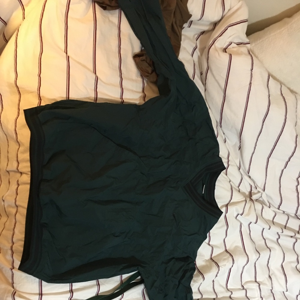 Vintage 90’s Nike V Neck Windbreaker